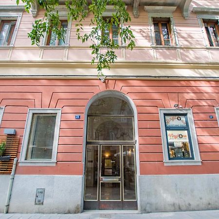 Apartmán Viale 24 Terst Exteriér fotografie