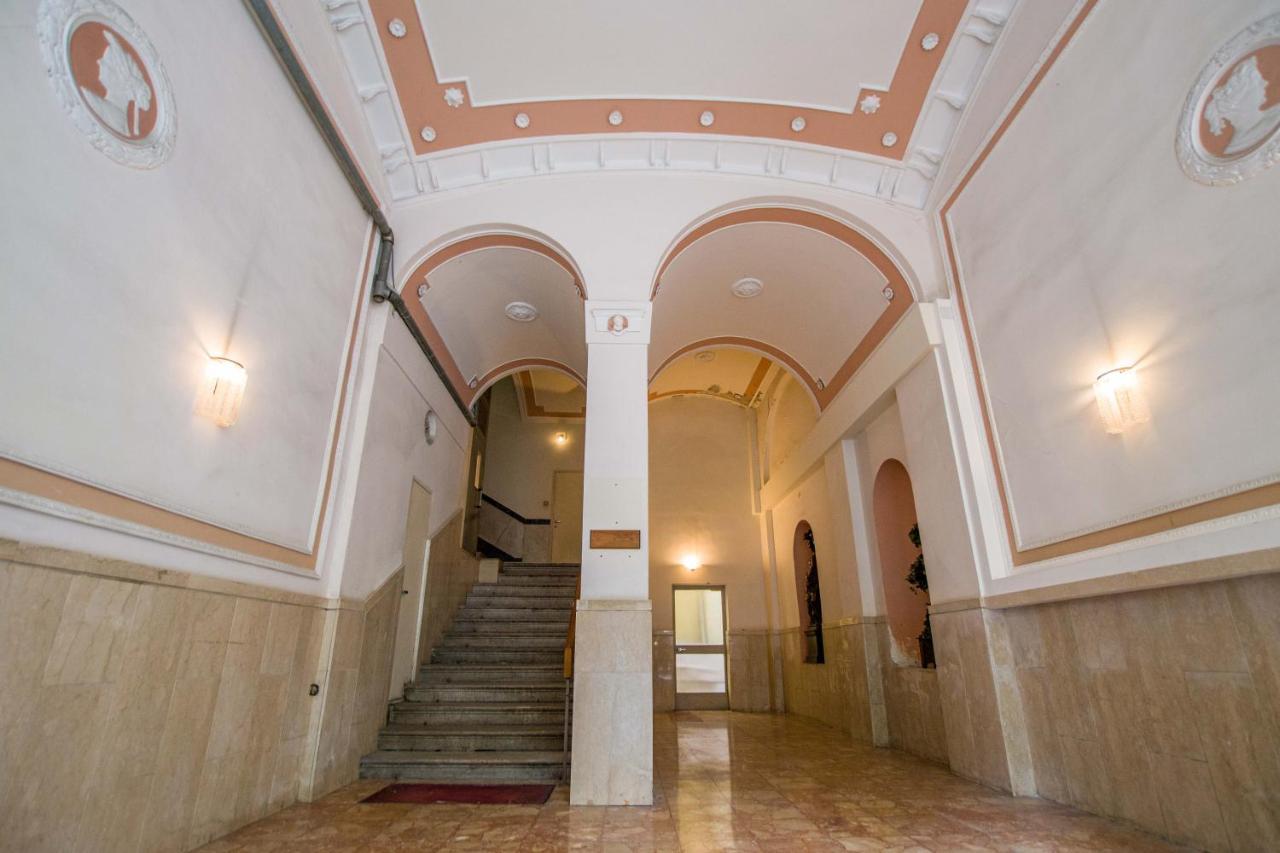 Apartmán Viale 24 Terst Exteriér fotografie